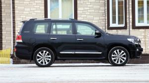   Toyota Land Cruiser 200